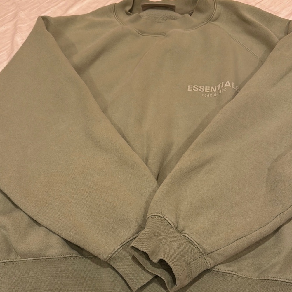Essentials Green Crewneck Sweater Casual Comfort